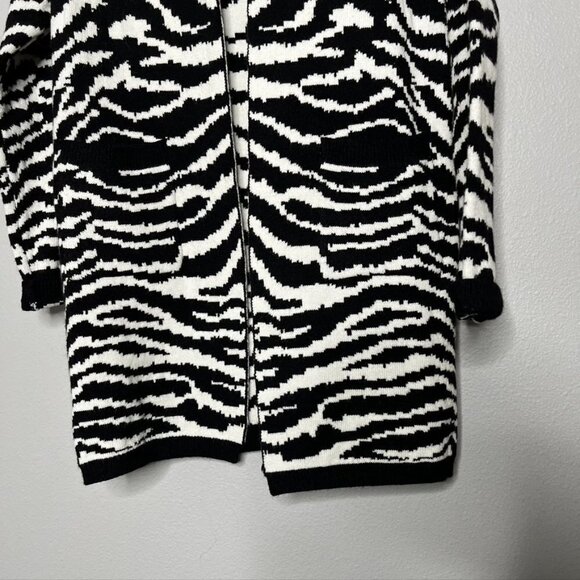 Sioni Zebra Duster Cardigan Size Large Viscose Black White NWT - Picture 2 of 11